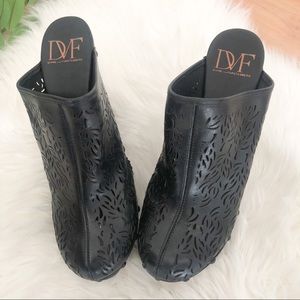 Diane Von Furstenberg Ode Lasercut Clogs Size 10